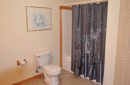 Stahlstown Cabin | Cozy 3 bedroom suite with living room. Close to hiking trails, ski resorts and family parks!