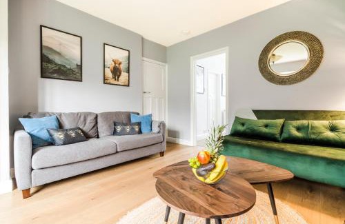 Epsom House | Cozy 3 Bedroom Terrace Cottage in Epsom