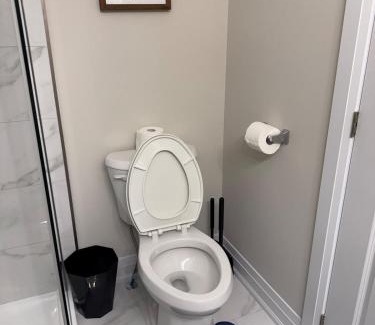 London House | Cozy 3 Bedroom Townhome Hyde Park Mall & Western University