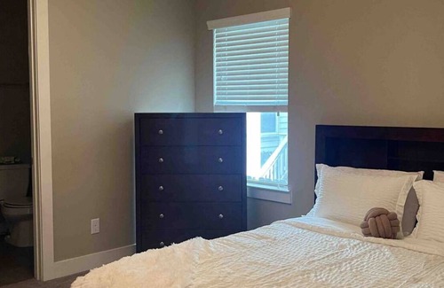Shady Acres House | Cozy 3 Bedroom Townhouse - Houston Heights
