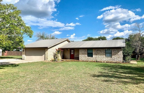 Dripping Springs House | Cozy 3 bedroom home less than a mile from downtown Dripping Springs!