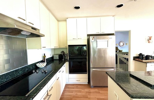 Farmington Hills Condo | Cozy 3-bedroom condo with WiFi and fitness in delightful Farmington Hills