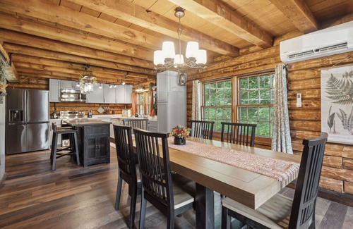 Saratoga Springs Cabin | Cozy 3-bedroom cabin in welcoming Saratoga Springs with WiFi, AC close to track.