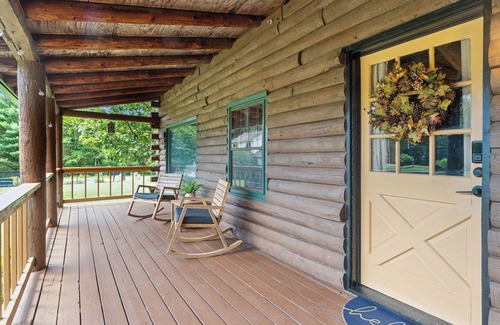 Saratoga Springs Cabin | Cozy 3-bedroom cabin in welcoming Saratoga Springs with WiFi, AC close to track.