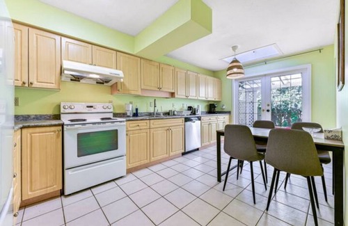 Richmond Villa | Cozy 3-bedroom villa with free parking