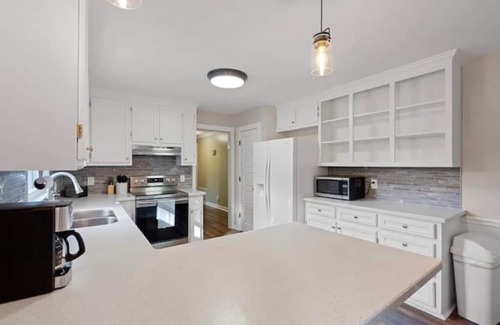 Huntersville House | Cozy 3 Bedroom with Pool