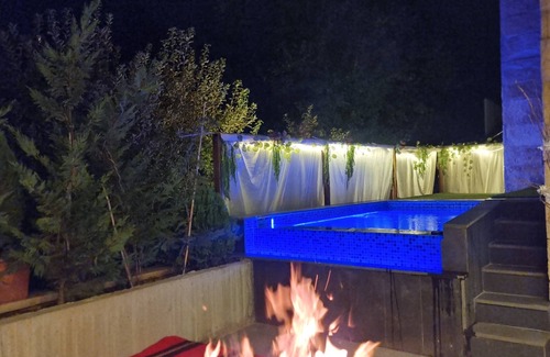 Faraya Ski Chalet | Cozy 3 bedrooms Chalet fit up to 8 pers with Panoramic terrace & Cheminée (pool)