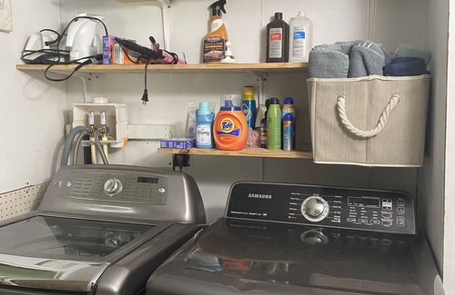 Bearss Plaza House | Cozy 3-bedrooms manufacturer home in soothing Lutz with WiFi, AC