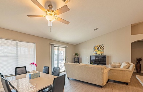 Sunrise Manor House | Cozy 3 Bedrooms with huge backyard and patio