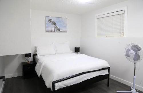 Calgary Apartment | Cozy 3 beds Suite Near Calgary Airport Sleeps 6