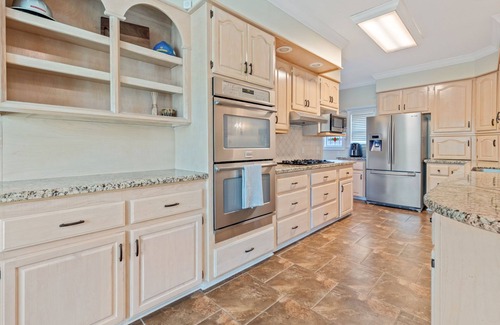 Lake Charles House | Cozy 3 BR Riverfront home in Westlake just minutes from downtown Lake Charles