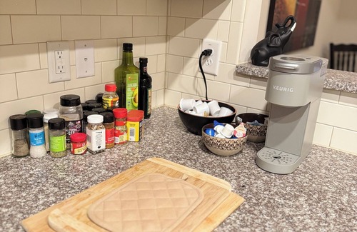 Durham House | Cozy 3-BR sleeps 6 South Durham UNC, min to Duke, RTP, Airport Master w King bed