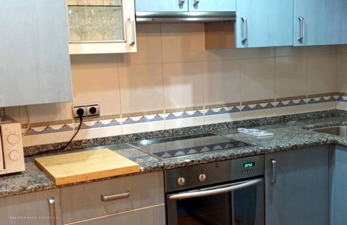 Burgos House | Cozy 3-story house 2 minutes from the Cathedral! Ideal for families and groups