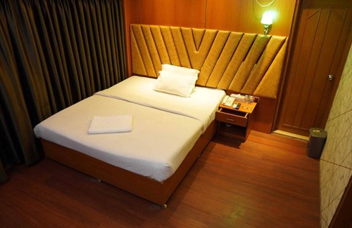 Uttara Hotel | Cozy 37-bedroom hotel with WiFi, AC in lovely Dhaka