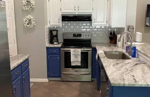 Winchester House | Cozy 3b/2b home in Winchester 1.4 miles from Twin Creeks marina!