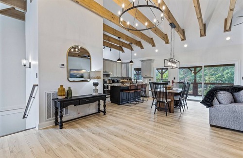 Sevierville Cabin | *Cozy 3BD Cabin w/HOT TUB! Fire Pit + Near LAKE!*