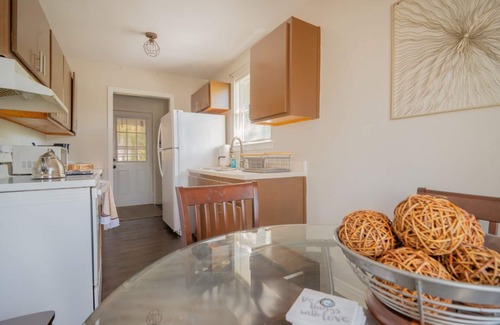 Tallahassee House | Cozy 3bdrm KING-SIZE bed, Great location, 1 mile from FSU stadium
