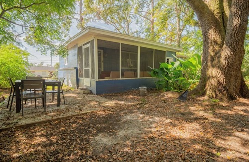 Tallahassee House | Cozy 3bdrm KING-SIZE bed, Great location, 1 mile from FSU stadium