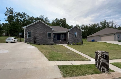 Cabot House | Cozy 3bed 2bath house on half ac of land mins from game time at the grounds