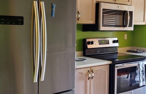 Vaughan House | Cozy 3bedroom 2½ bathroom w/office 12 Minutes from Toronto Pearson Airport