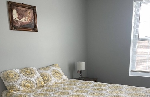 South Providence Apartment | cozy 3bedroom 2bathroom newly construscted apt