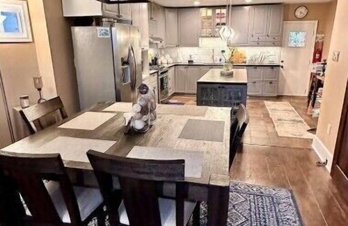Yeadon House | Cozy 3BR 15 mins from Center City, PHL Airport, UPenn and Stadiums.