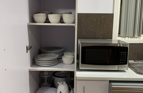 Fairfield Heights House | Cozy 3BR+ free dryer+ free parking-lockable front gate