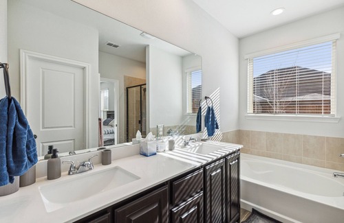 Forney House | Cozy 3BR Heartland Home