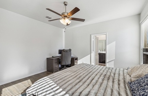 Forney House | Cozy 3BR Heartland Home
