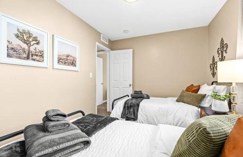 Hazel Park Apartment | Cozy 3BR Home Friendly City of Hazel Park