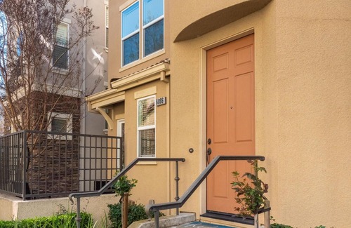 Dublin House | Cozy 3BR Home in Dublin w/ Parking
