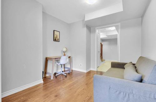 Kitchener House | Cozy 3BR Home with Parking Near Kitchener Attractions