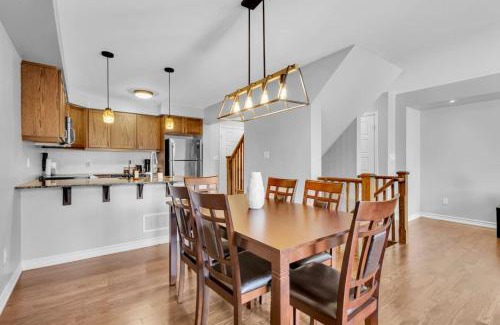 Kitchener House | Cozy 3BR Home with Parking Near Kitchener Attractions