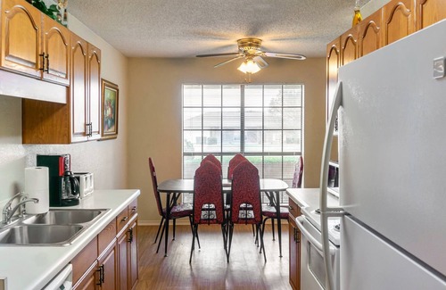 Oak Point House | Cozy 3BR Home with Spacious Yard in Oak Point