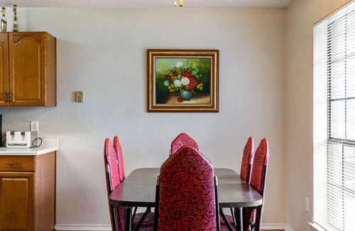 Oak Point House | Cozy 3BR Home with Spacious Yard in Oak Point
