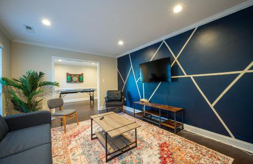 Charlotte House | Cozy 3br Home Yard Wifi