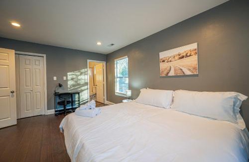 Charlotte House | Cozy 3br Home Yard Wifi