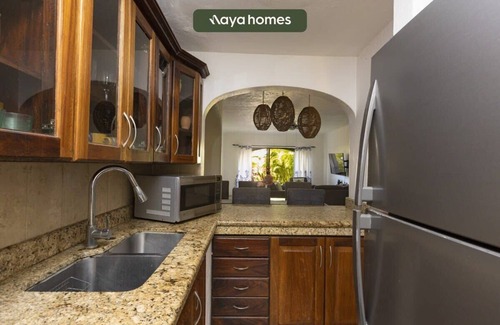 Isla Iguana House | Cozy 3BR House - Front of Marina- Pool
