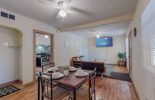 Albuquerque House | Cozy 3BR Modern Casita in Albuquerque w/Wifi & Parking