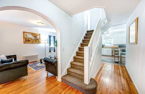 Huntington House | Cozy 3BR Near Huntington's Nightlife & Beach