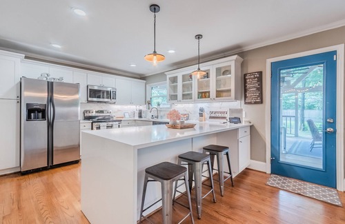Dallas House | Cozy 3BR Perfect Patio, Nintendo Switch - Perfect for Families and Pets