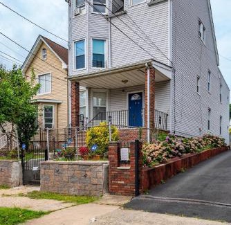 Forest Hill Apartment | Cozy 3BR Unit in Historic Newark Near Universities