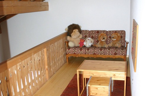 Klosters Dorf Apartment | Cozy 4 1/2 room maisonette with Arvenstube with a view of the mountains