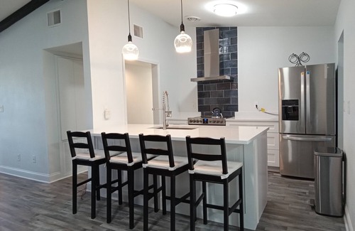 Goldenrod House | Cozy 4/3 House with Pool in fabulous Winter Park with AC, WiFi