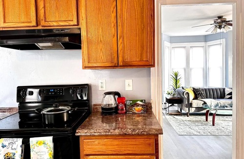 Smith Hill Apartment | Cozy 4 Bed 2 Bath Apartment
