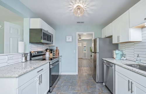 Fort Walton Beach House | Cozy 4 bedroom home walking distance to bay