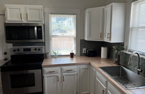 Benson House | Cozy 4 bedroom/2 bath home in desired Benson District!
