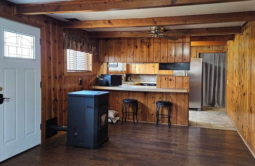 Naches Cabin | Cozy 4-bedroom cabin in enjoyable Naches nestled near Mt. Rainier National Park.