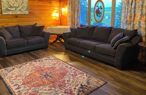 Torrington House | Cozy 4 bedroom cabin on secluded, charming farm