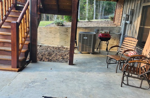 Lewisburg Cabin | Cozy 4-bedroom cabin with a private lake. Pet Friendly.